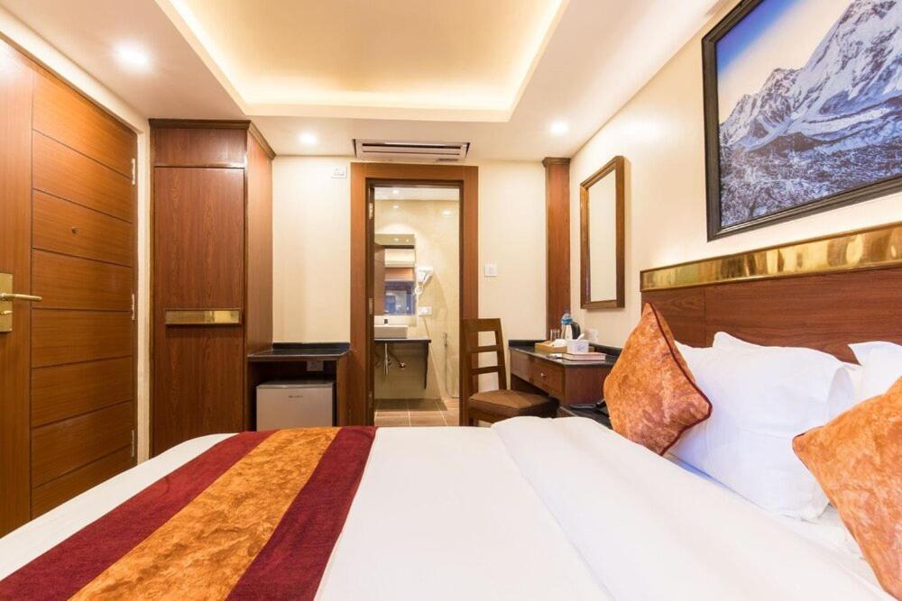 Hotel Infinity International Near Igi Airport New Delhi Bagian luar foto